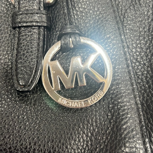 Michael Kors leather bag - Picture 2 of 9